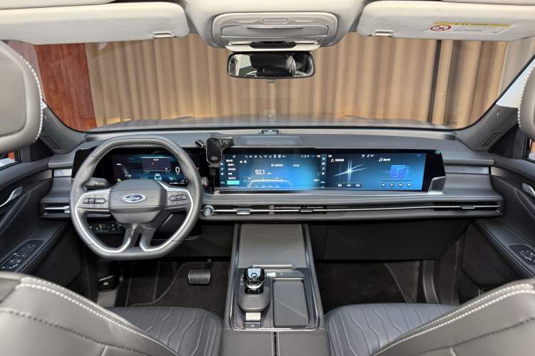 Used Ford Edge 2025 Ford Explorer L 2.0T EcoBoost E-Hybrid Two-Wheel Drive 7-Seater Luxury Model