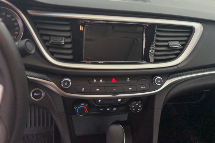 Used Buick GT 2021 Revised Version Flagship 1.5L Automatic Elite Edition Audio And AC Panel