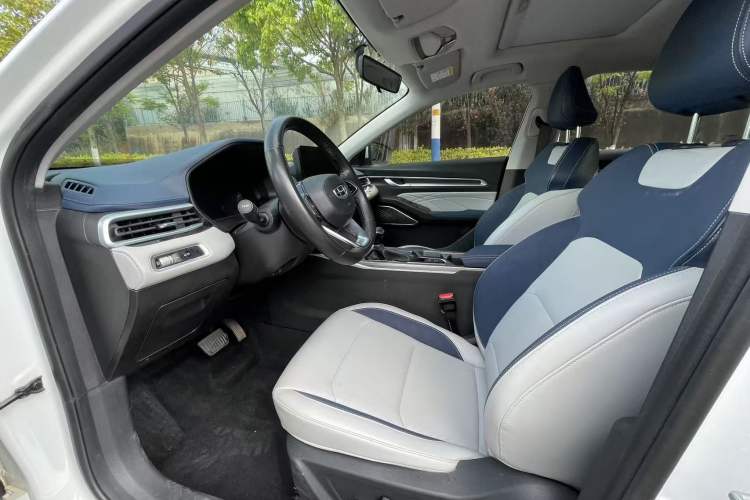 Used Geely Auto Emgrand 2022 4th Generation 1.5L CVT Flagship Model Interior 5