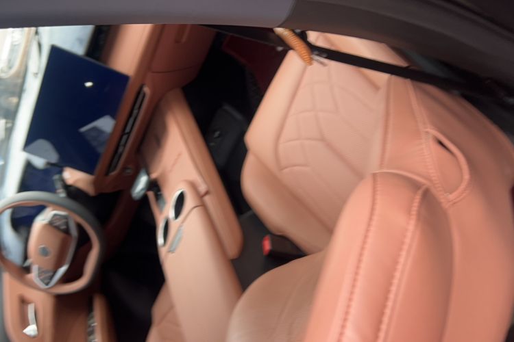 Used Changan UNI-Z New Energy 2024 Blue Whale Smart Electric iDD 125km Excellence Model
