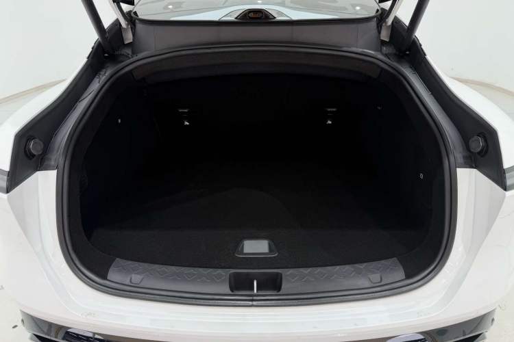 Used Avatr 06 2025 Ultra Pure Electric Edition Trunk