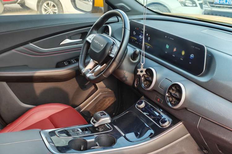 Used FORTHING T5 EVO 2021 1.5TD DCT Starry Edition Heatwave
