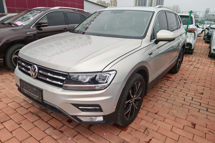 Used Volkswagen Tiguan L 2019 Revised 330TSI Automatic Two-Wheel Drive Smart & Luxury Edition China VI Standard