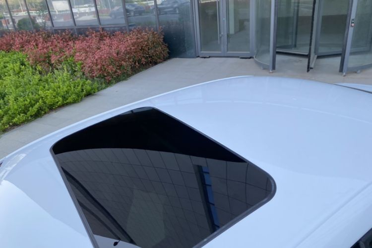 Used Volkswagen Sagitar 2015 1.6L Manual Comfort Model Roof