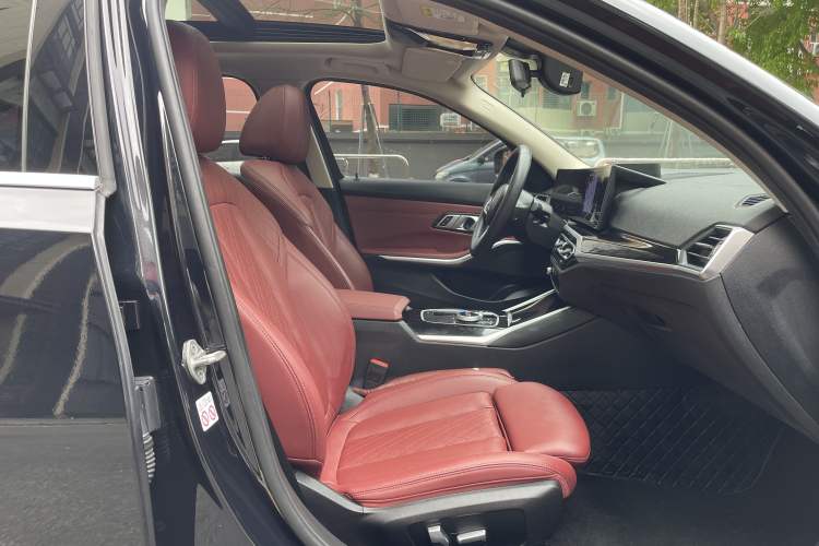 Used BMW i3 2024 eDrive 35 L
