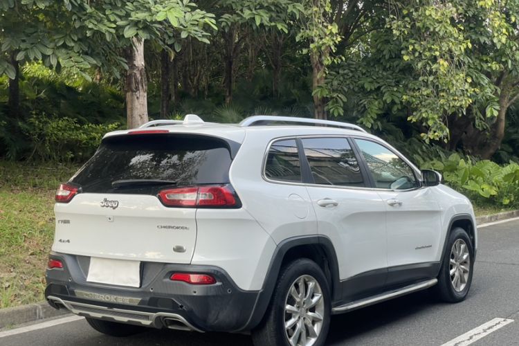 Used Jeep Cherokee 2016 2.4L All-in-One Edition