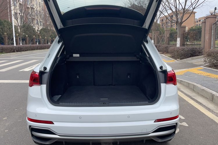 Used Audi Q3 2022 35 TFSI Progressive Dynamic Edition
