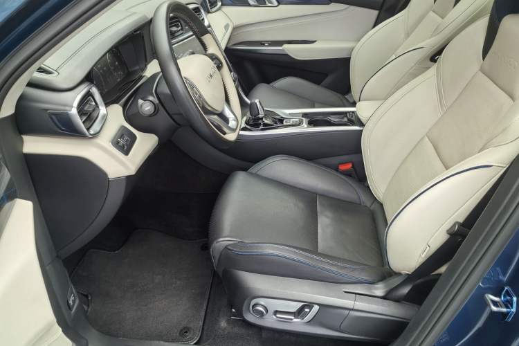 Used Lynk & Co 01 2019 2.0T Two-Wheel Drive Zhaopu Version China VI Standard
