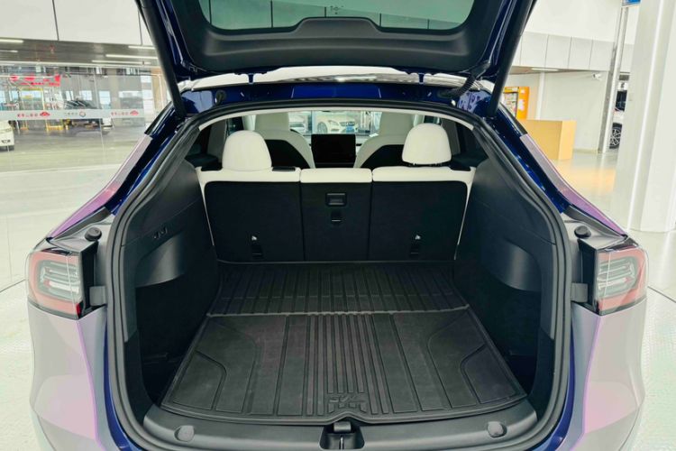 Used Tesla Model Y 2023 Rear-Wheel-Drive Version
