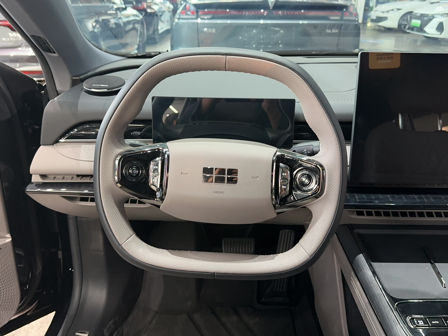 Geely Galaxy 8 2025 60km EM-i Luxury Edition - Luxury Enjoyment — снимка 19