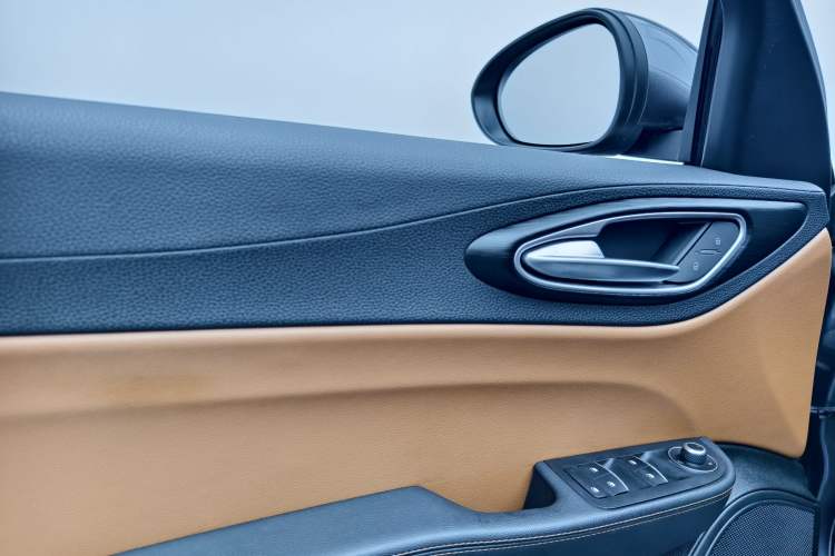 Used Alfa Romeo Giulia 2017 2.0T 200HP Luxury Edition