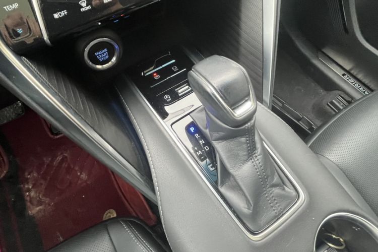 Used Toyota Harrier 2022 2.0L CVT Two-Wheel Drive Deluxe Edition
