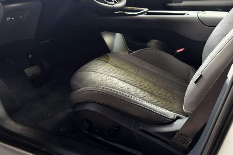 Used Lynk & Co 07 2024 EM-P 126 Long-Range Ultra