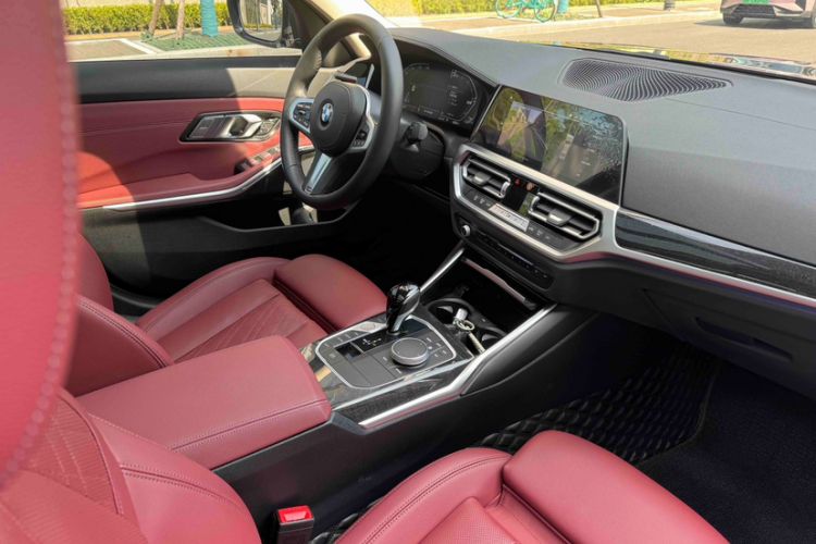 Used BMW 3 Series 2022 Updated 325Li M Sport Package Interior 3