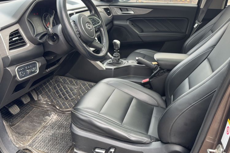 Used Great Wall Poer 2019 2.0T Commercial Version Manual Diesel Two-Wheel Drive Navigation Type Long Bed GW4D20M
