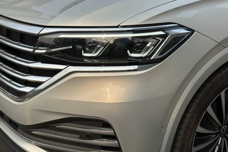 Used Volkswagen Viloran 2024 380TSI Premium Edition
