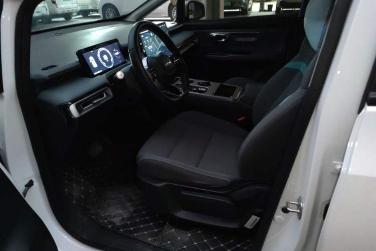 Used AION Y 2023 Plus 610 Enjoyment Edition Ternary Lithium Interior 5