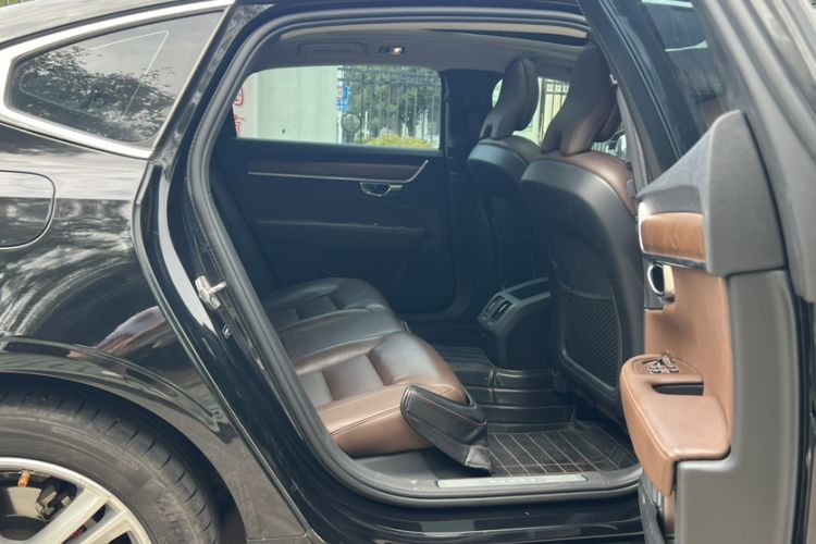 Used Volvo S90 2019 T5 Zhiyi Edition
