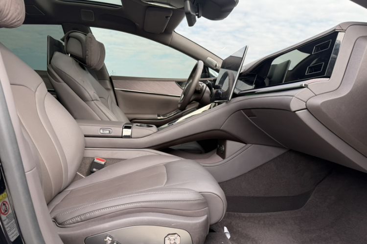 Used Denza Z9 2024 1100 km All-Wheel-Drive Ultra Version