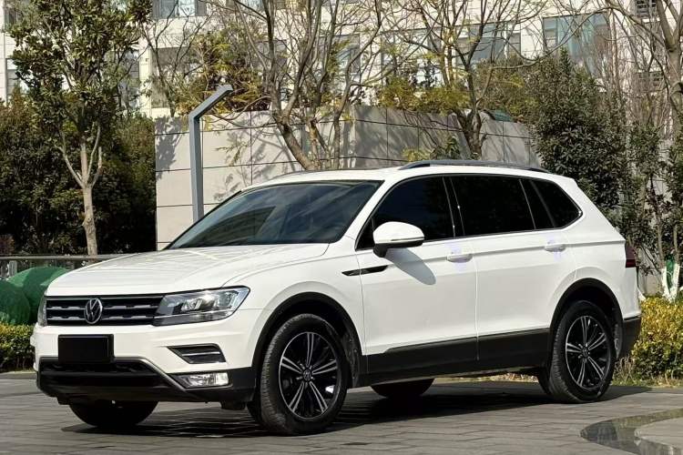 Used Volkswagen Tiguan L 2021 330TSI Automatic Two-Wheel Drive Smart Edition
