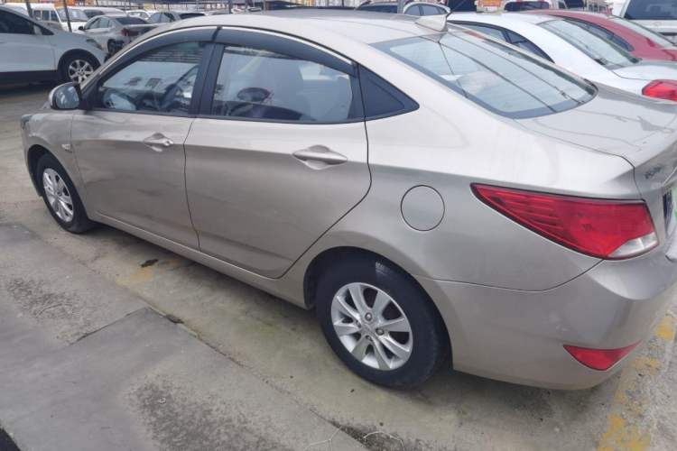 Used Hyundai Verna (older generation) 2014 1.4L Manual Smart GLS Trim
