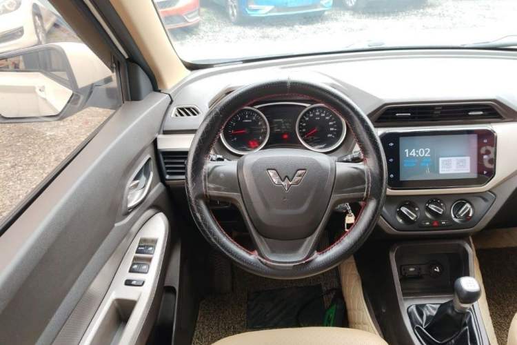 Used Wuling Hongguang 2018 1.5L S Comfort Model L2B