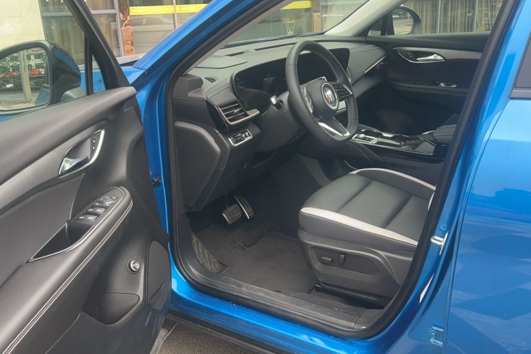 Used Buick Envision 2024 Encore S 25T Ignite Black Style Edition Interior 2