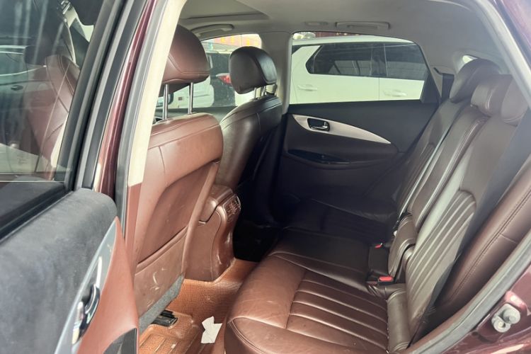 Used Infiniti QX50 2013 2.5L Two-Wheel-Drive Elegant Edition