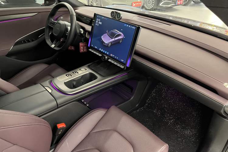 Used Xiaomi Auto SU7 2024 Rear-Drive Long-Range Intelligent Driving Version Interior 7