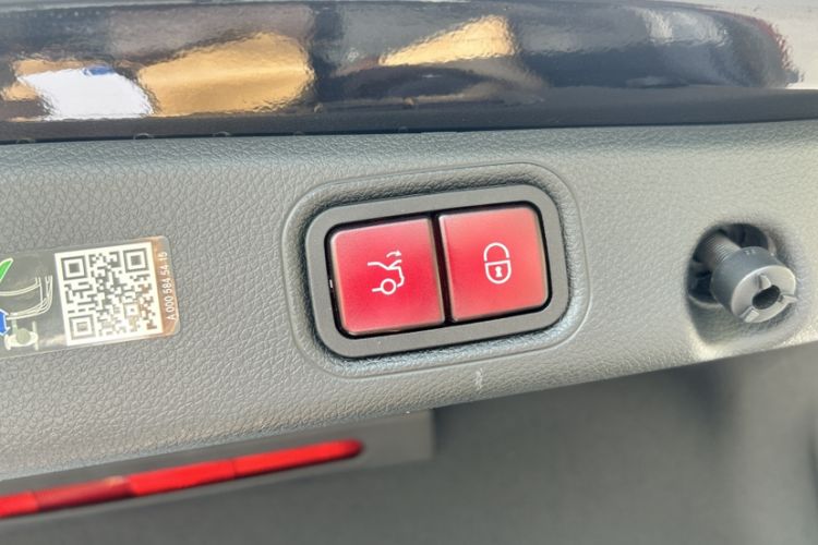 Used Mercedes-Benz E-Class 2023 E 300 L Sport Luxury Edition Trunk