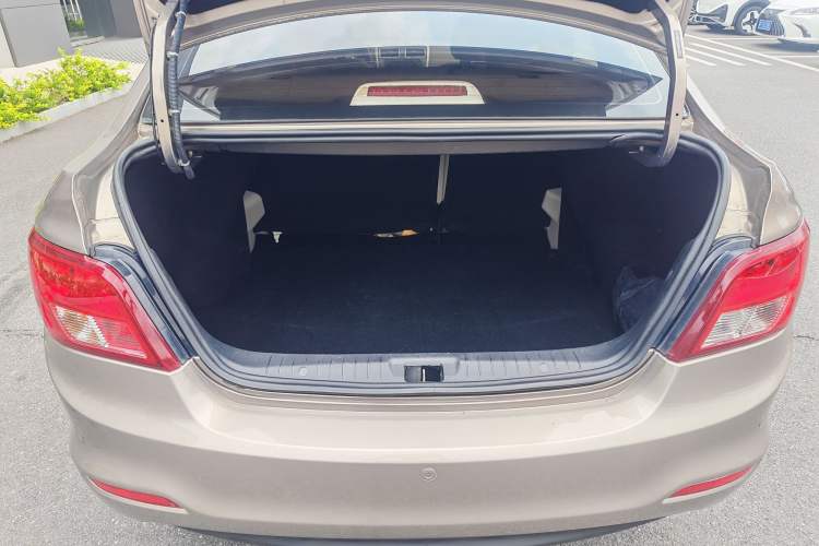 Used FORTHING Joyear S50 2014 1.6L CVT Luxury Model Trunk