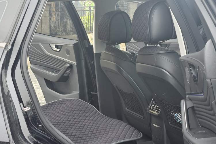 Used Hongqi HS5 2023 2.0T Qixiang Pro Edition Interior 2