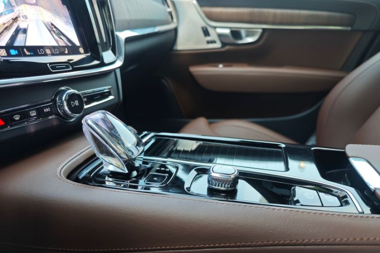 Used Volvo S90 New Energy 2024 Plug-in Hybrid Four-Wheel Drive Long-Range Luxury Smart Edition
