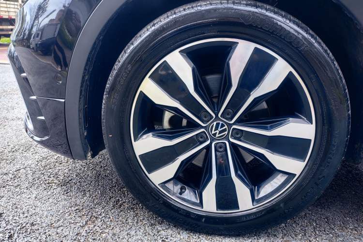 Used Volkswagen Tiguan L 2022 330TSI Automatic Two-Wheel Drive R-Line Enhanced Edition
