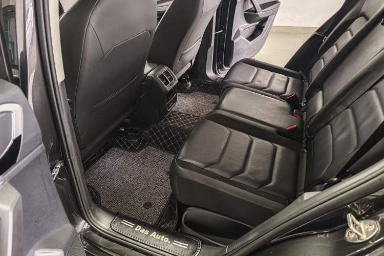 Used Volkswagen Tayron 2020 330TSI Two-Wheel Drive Luxury Smart Connectivity Version Left Rear Seat