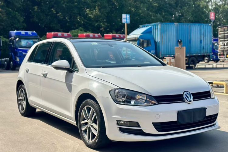 Used Volkswagen Golf 2016 230TSI Automatic Luxury Version
