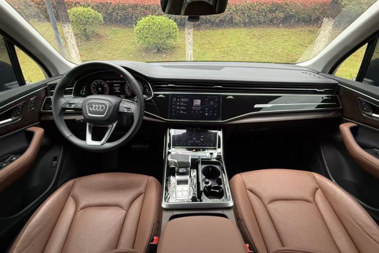 Used Audi Q7 2025 45 TFSI quattro S line Black Warrior Edition Steering Wheel