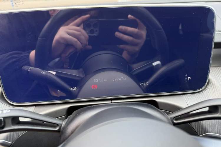 Used Mercedes-Benz C-Class 2022 Restyled C 200 L Sport Edition Odometer Close Up