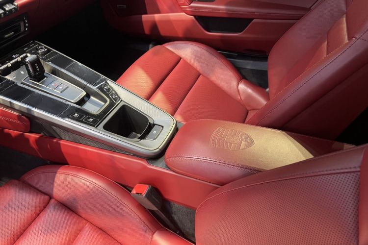 Used Porsche 911 2020 Carrera 4 3.0T Interior 9