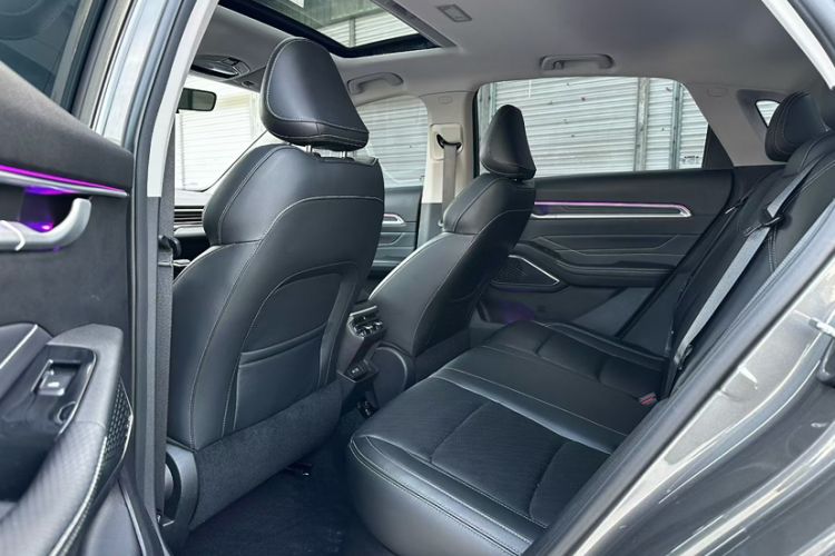 Used Geely Auto Emgrand 2023 4th Generation Champion Edition 1.5L CVT Prestige Model Interior 4