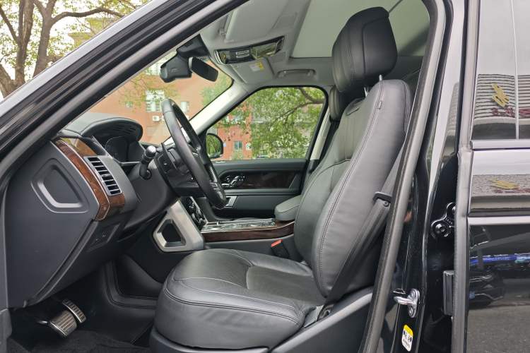 Used Land Rover Range Rover 2021 3.0 L6 Century Extended Classic Edition