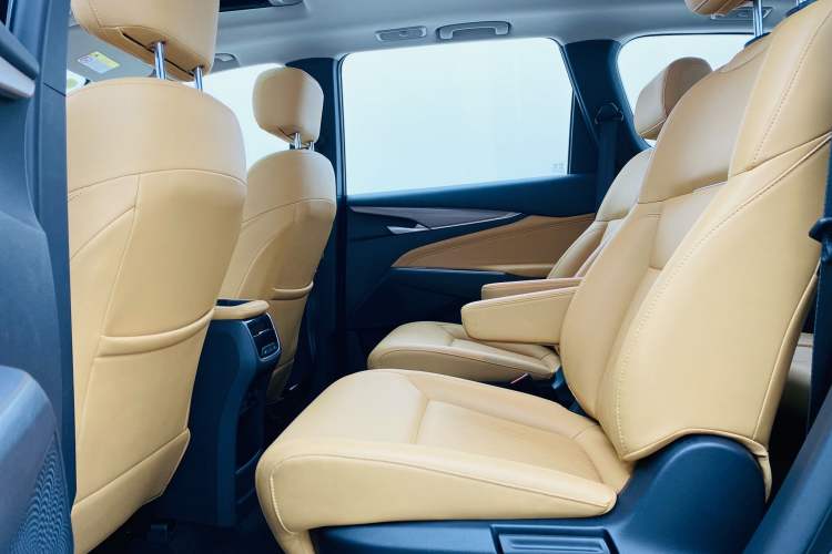 Used SAIC MAXUS G50 PHEV 2025 Revised Navigation Edition
