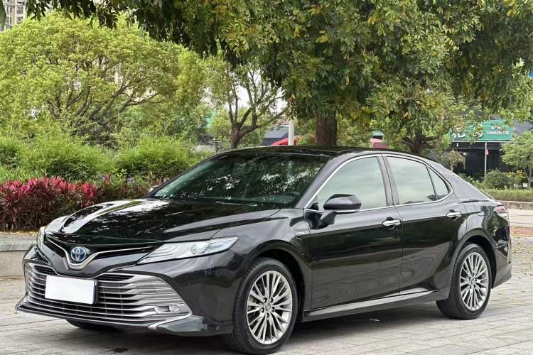 Used Toyota Camry 2018 Dual-Engine 2.5 HG Luxury Edition Front Left 45 Deg
