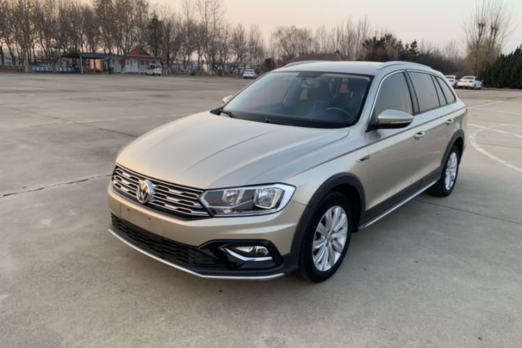 Used Volkswagen C-TREK 2018 1.5L Automatic Fashion Model