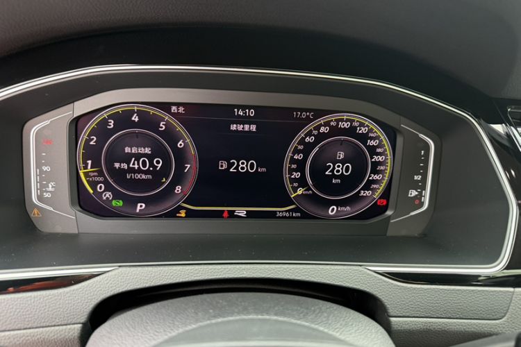 Used Volkswagen Magotan 2023 2 Million Units Limited Edition 330TSI DSG Leading Version Odometer Close Up