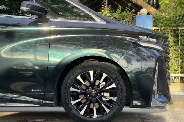 Used Toyota Vellfire 2024 Crown Dual-Engine 2.5L Ultimate Edition
