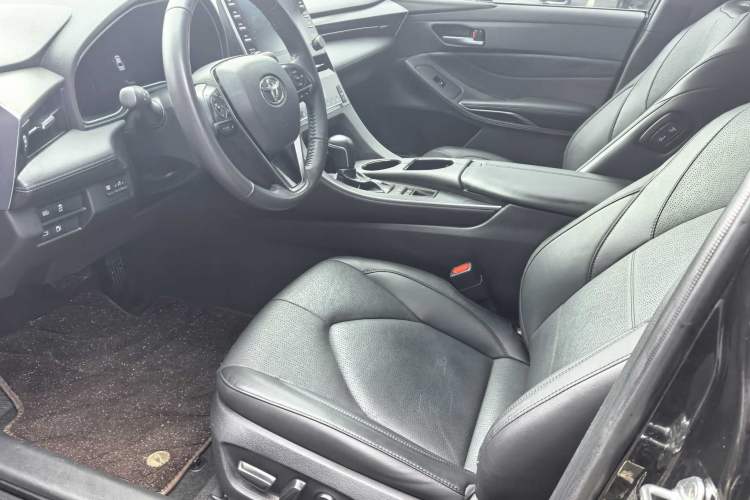 Used Toyota Avalon 2019 Dual-Engine 2.5L Luxury Edition China VI Standard