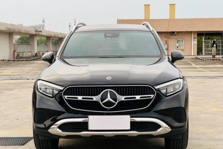Used Mercedes-Benz GLC 2023 Facelift GLC 260 L 4MATIC Dynamic Version 5 Seats Exterior 4