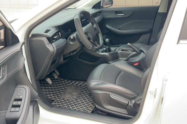 Used Roewe i5 2023 1.5L Manual Excellence Edition