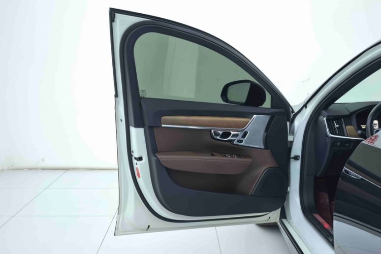 Used Volvo S90 2022 B5 Zhiyi Luxury Edition
